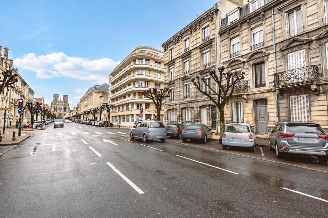 Le Coquet Logement Climatise Face A La Cathedrale - 3G Reims Kültér fotó